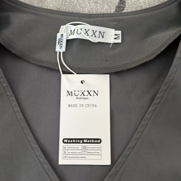 MUXXN V-Neck Belt Waist Formal Pencil Dress - Picture 12 of 12